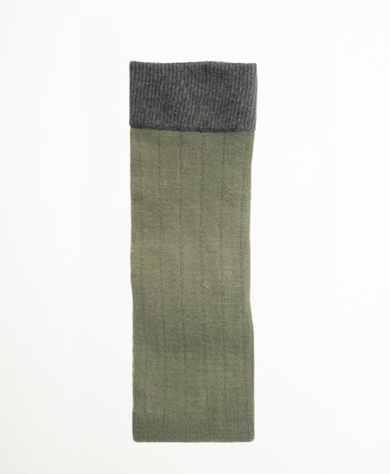 Ribbed olive Calcetín Largo canalé verde caqui y gris