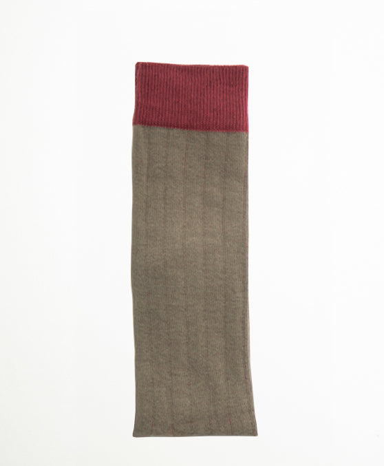 Ribbed Khaki Calcetín Largo canalé verde caqui y burdeos